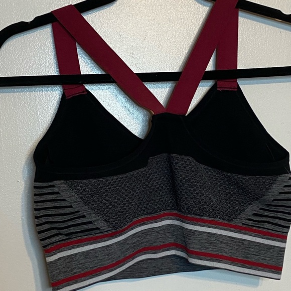 Stylish Black and Gray Women's Sports Bra Large - Picture 2 of 6